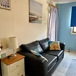 Kapparis Escape, Near Beach, Bbq, Free Parking Apartment
